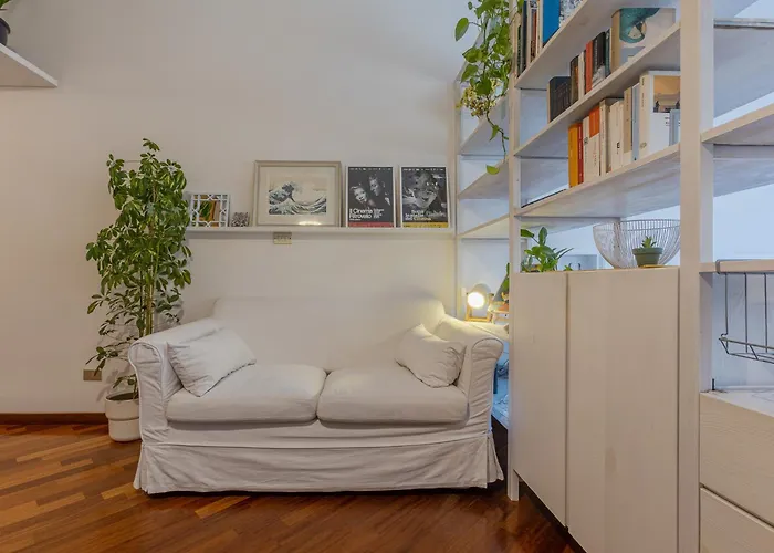 Guesthost - Bright - Your Nest In Apartment