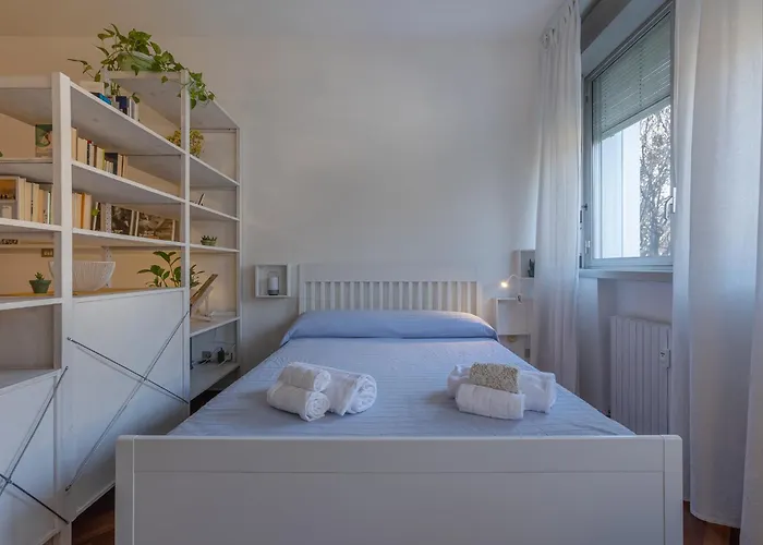 아파트 Guesthost - Bright - Your Nest In 볼로냐