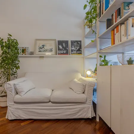 Guesthost - Bright - Your Nest In Appartement