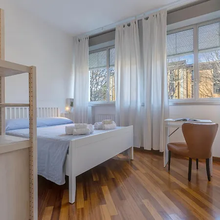 Guesthost - Bright - Your Nest In Bologne