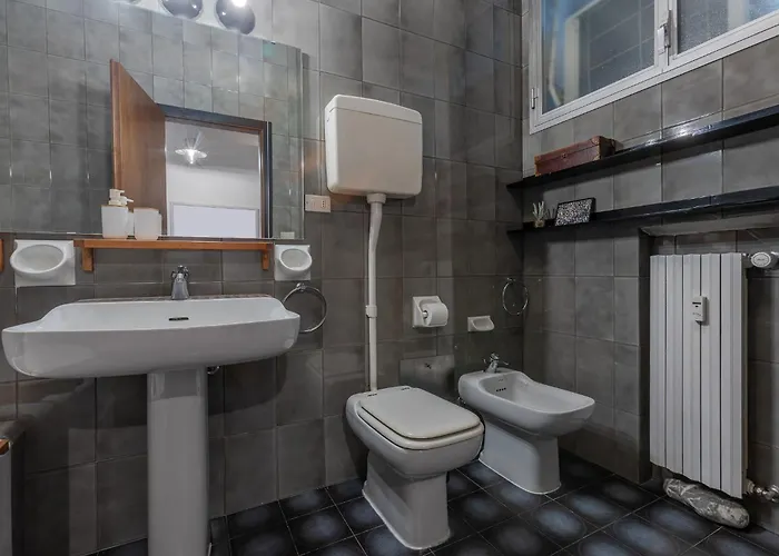 Guesthost - Bright - Your Nest In *